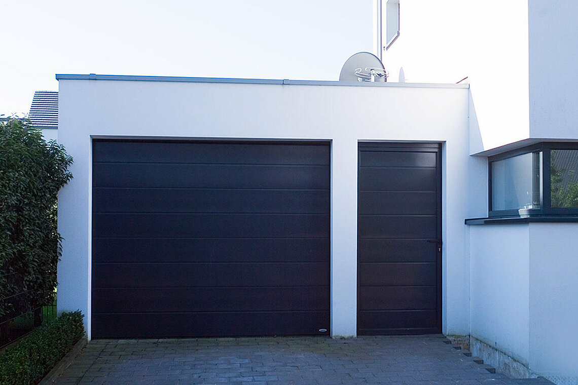 Puertas accesorias en el mismo diseño