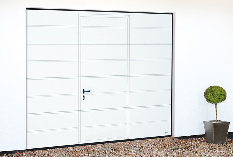 Puertas de garaje seccionales con puertas de acceso | Novoferm